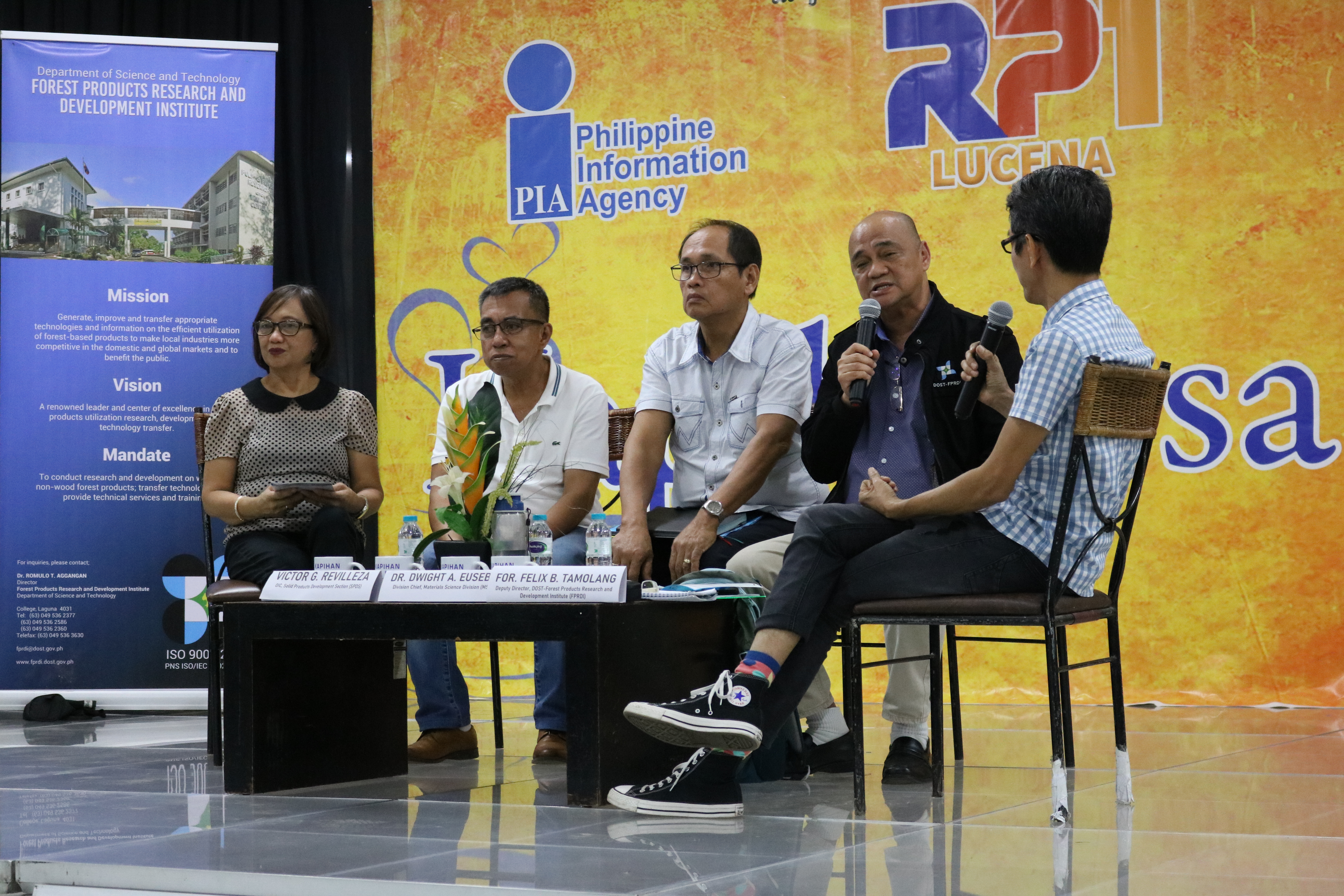 DOST-FPRDI Team - Ms. Grecelda A. Eusebio, Engr. Victor G. Revilleza, Dr. Dwight A. Eusebio, Deputy Director Felix B. Tamolang and from PIA – Quezon - Mr. Joselito M. Giron.