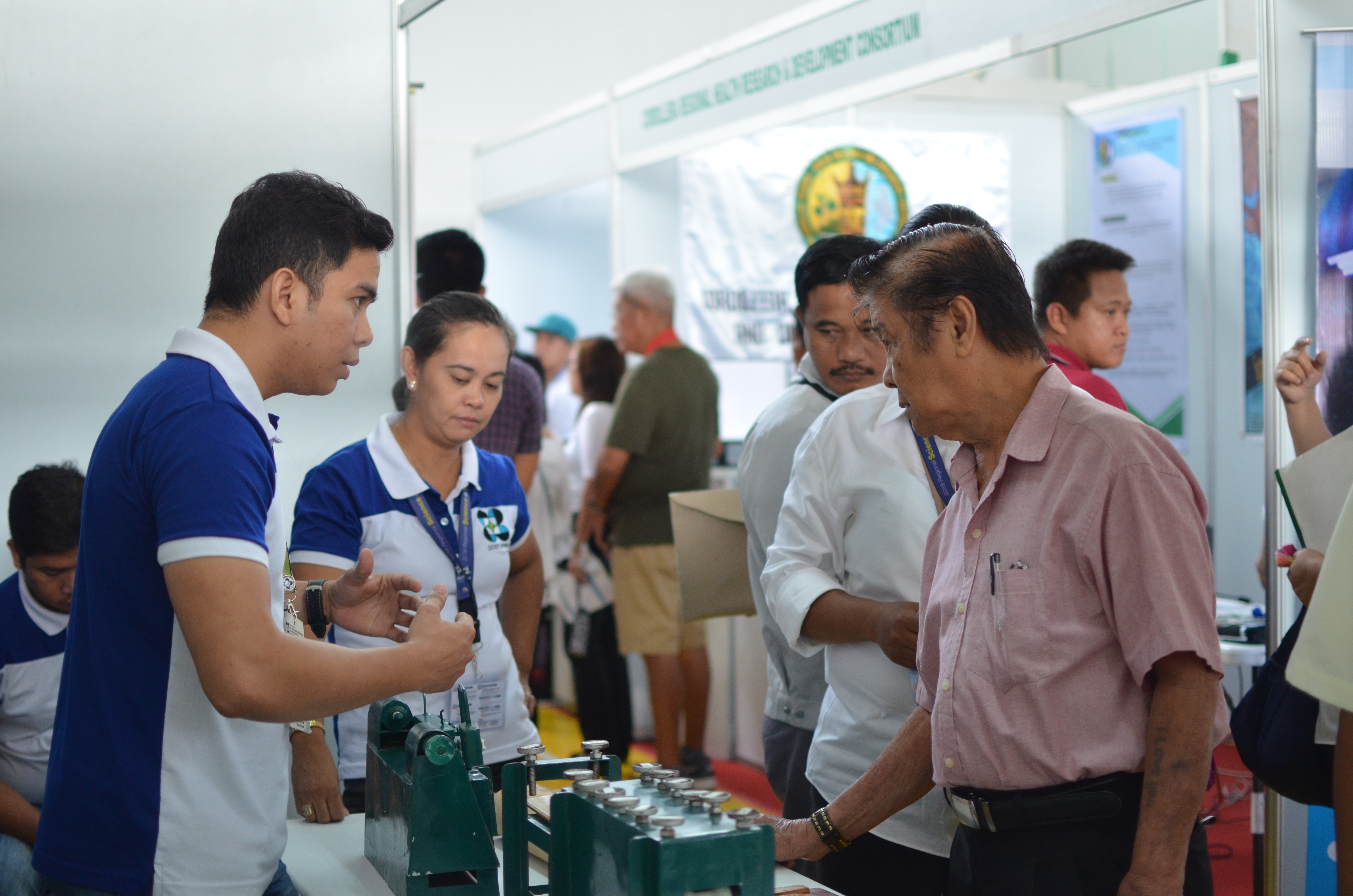 For. Gillado explains some of DOST-FPRDI technologies to interested clients during the Regional Science and Technology Week celebration in CAR