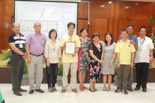 Engr. Dante B.Pulmano (holding plaque) and co-workers won the First Prize in the 9th F.N. Tamolang Technical Poster Competition.