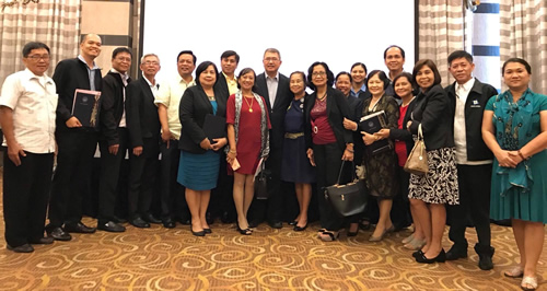 The DOST-FPRDI team poses with DOST Secretary Fortunato dela Pena (center).