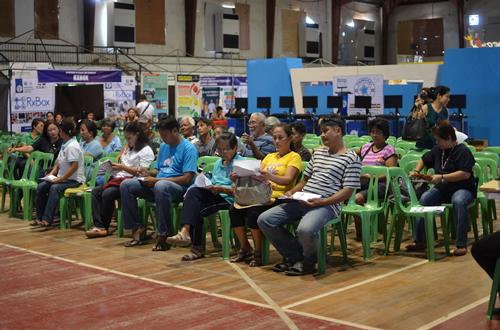 La Union  participants listen to Dr. Cabangon’s presentation.