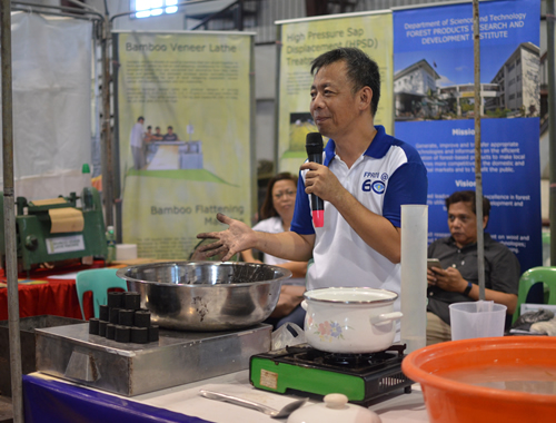 Engr. Allan Bondad on his demonstration of charcoal briquetting.