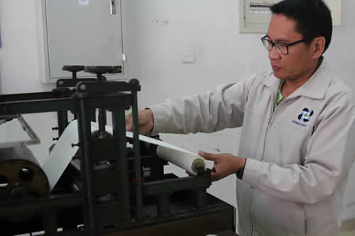 DOST-FPRDI staff conduct papermaking trials in China.